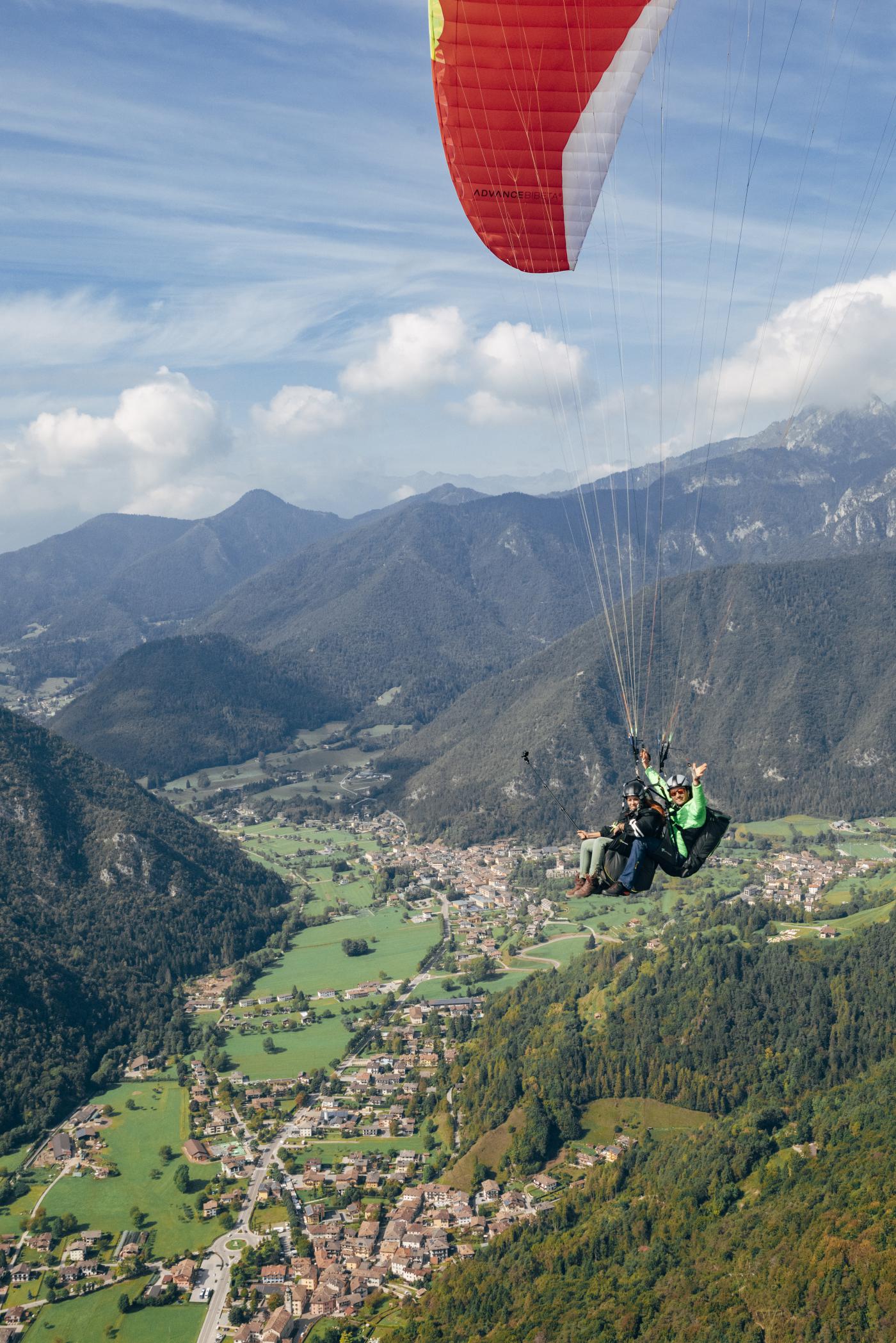 TWO-SEAT PARAGLIDER, Camping Azzurro Ledro